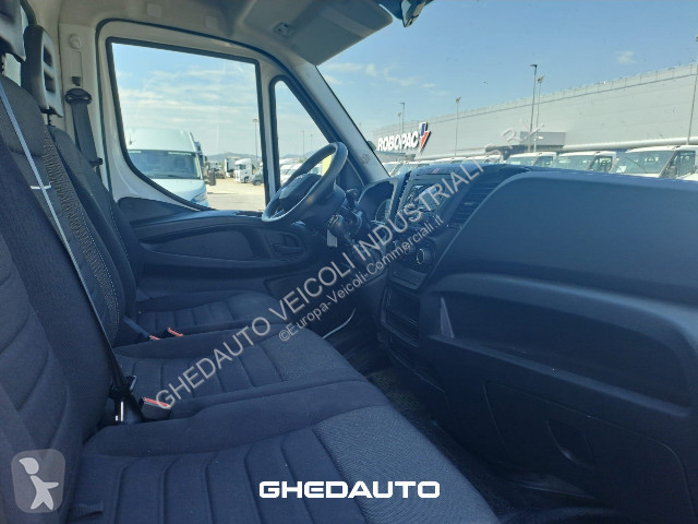Furgoneta Iveco 35C14H BOX