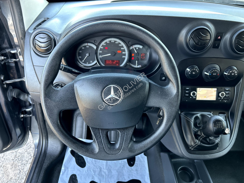 Véhicule utilitaire Mercedes Mixto Extra Long...