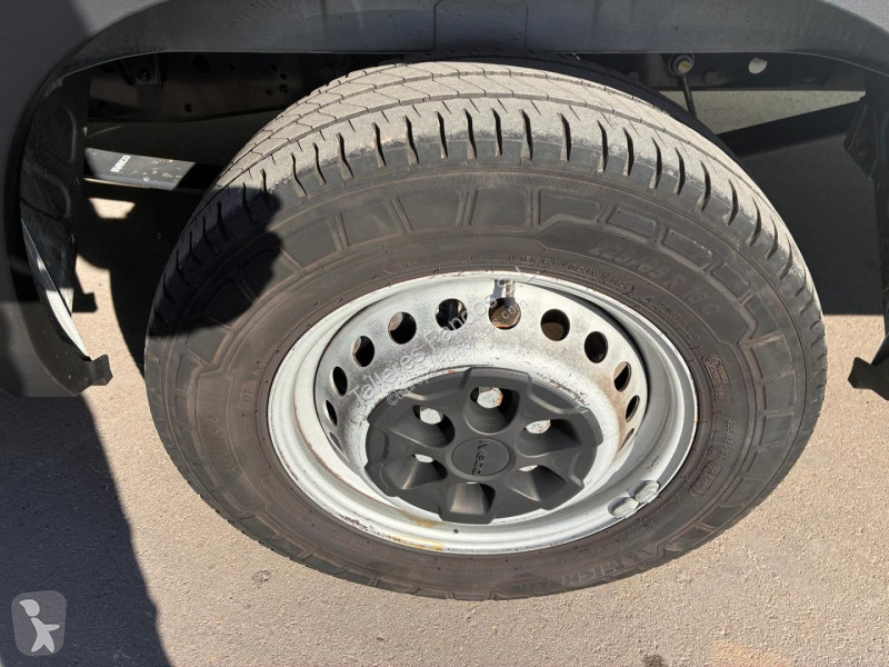 Furgoneta Iveco  35S18 V 18m3 AUTOMATICA