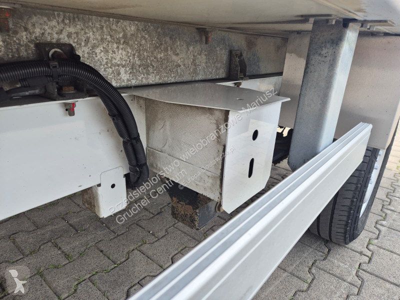 Лекотоварен автомобил Renault Master 2.3 -...