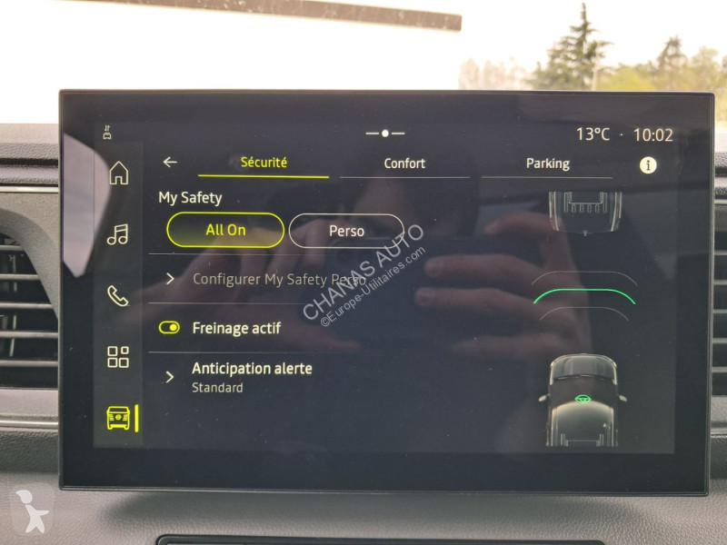 Véhicule utilitaire Nissan 3T5 2L 150...