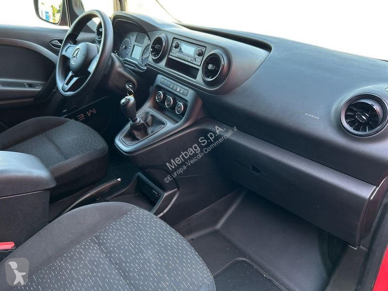 Veicolo commerciale Mercedes 112 cdi furgone Long