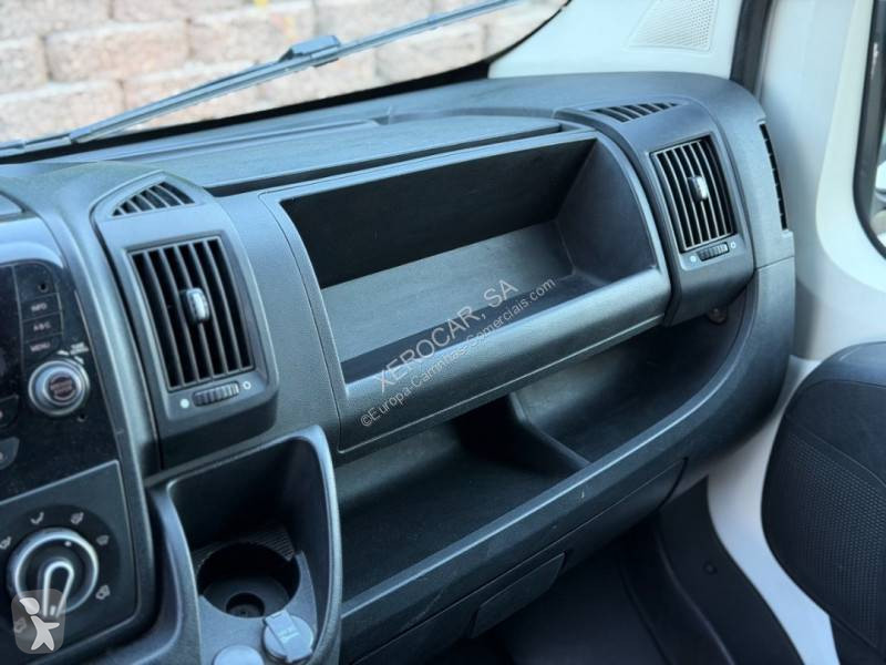 عربة نفعية Peugeot