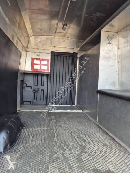 Véhicule utilitaire Iveco 35.10