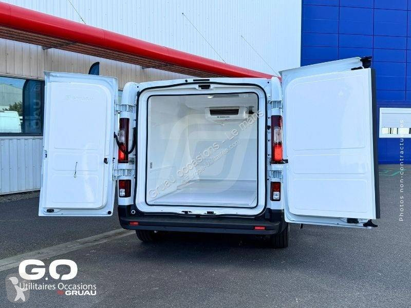Samochód dostawczy Nissan