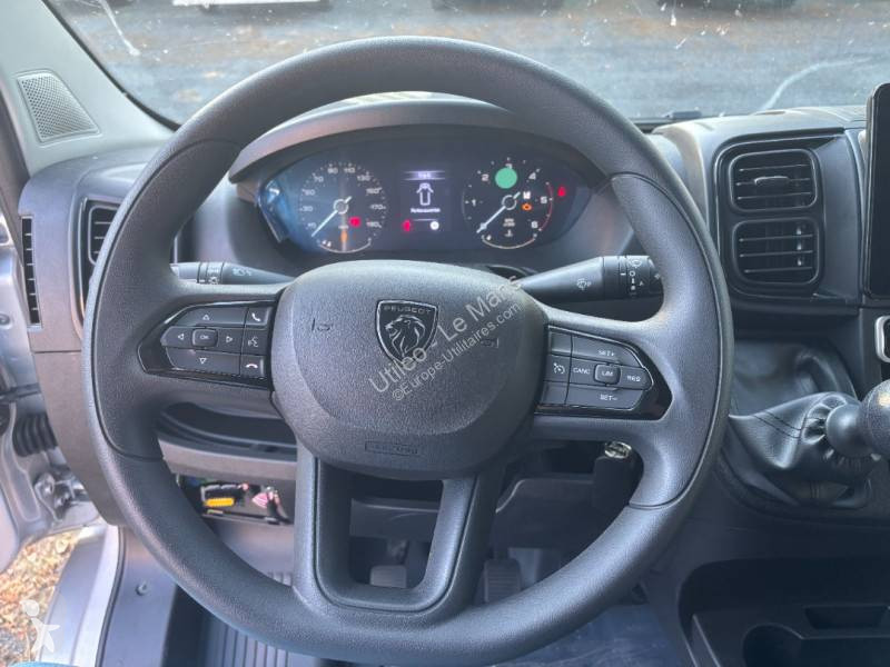 Samochód dostawczy Peugeot
