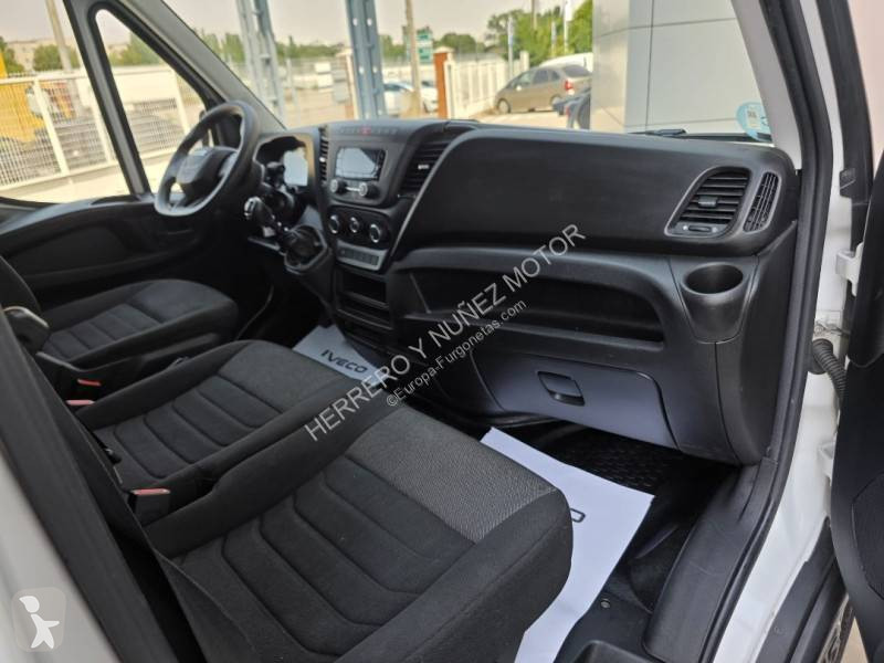 عربة نفعية Iveco