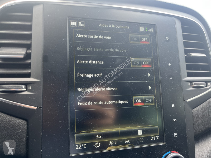 Véhicule utilitaire Renault MEGANE IV ESTATE...