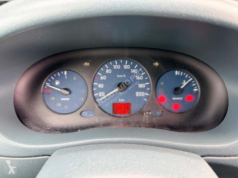 عربة نفعية Renault 1.9D 65CH RTA D65 FAIBLE...