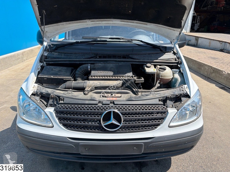 عربة نفعية Mercedes Manual ?