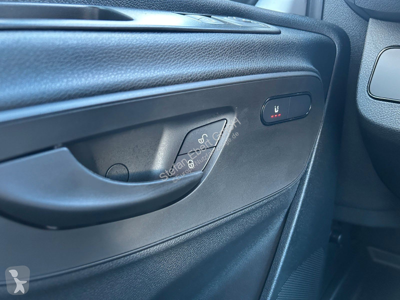 Коммерческий автомобиль Mercedes 317 CDI 9G...