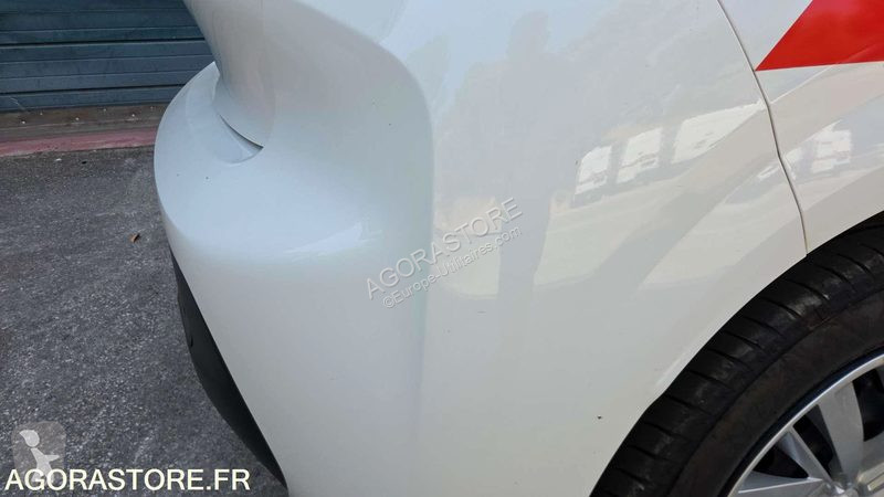 Коммерческий автомобиль Peugeot 208
