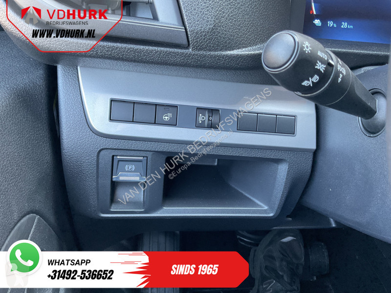 Samochód dostawczy Toyota 230 km WLTP...