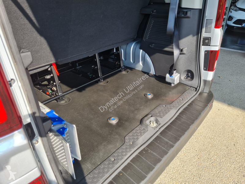 Furgoneta Renault TRAFIC III COMBI 2.0 BLUE DCI...