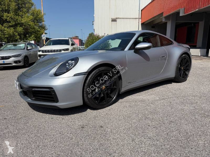 Véhicule utilitaire Porsche