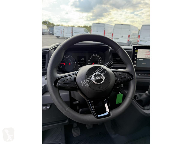 Véhicule utilitaire Nissan INTERSTAR Tekna 3.5t...
