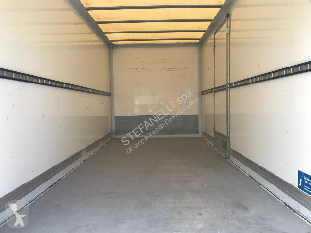 Veicolo commerciale Iveco DAILY 35C16H BOX +...