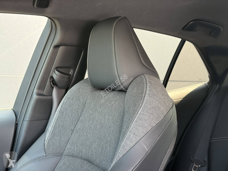 عربة نفعية Toyota Corolla Hybride 140ch