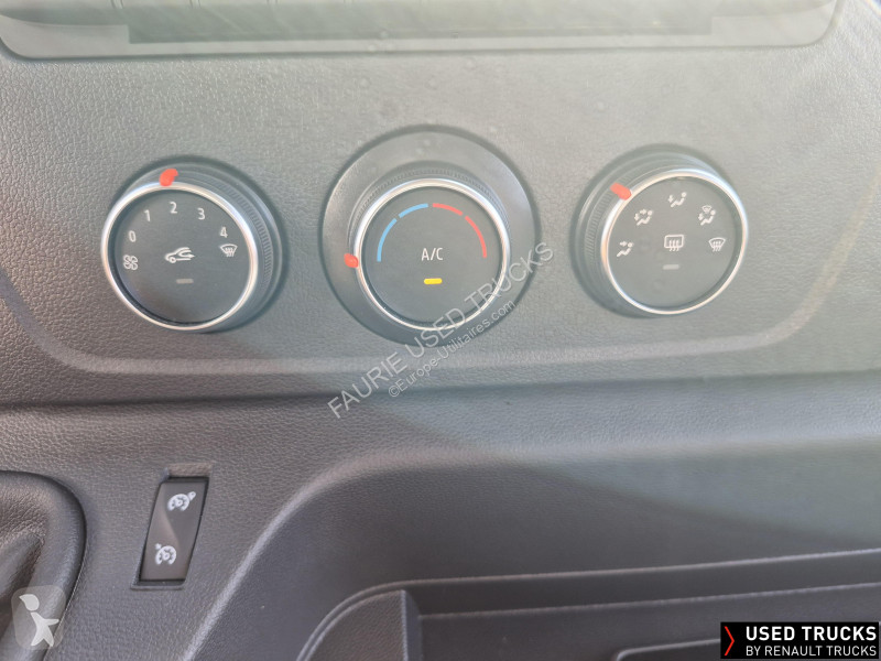 عربة نفعية Renault