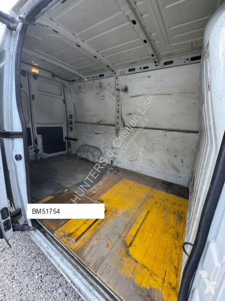 عربة نفعية Nissan 3posti