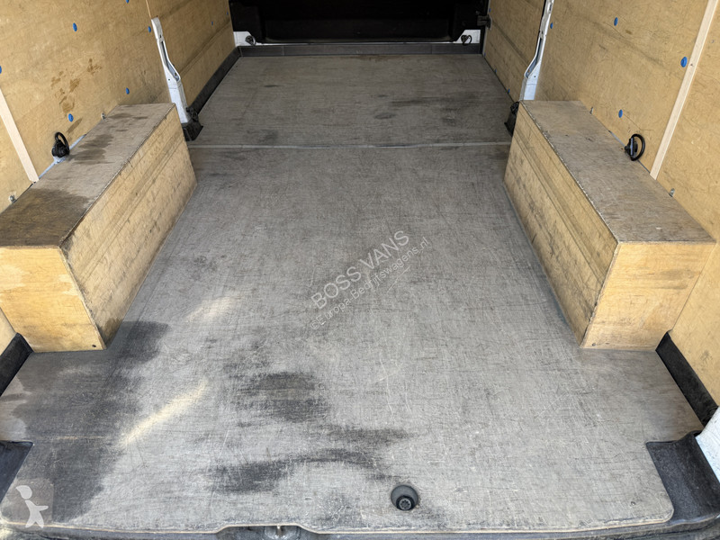 Véhicule utilitaire Ford 2.0 TDCI 130PK L3H2...
