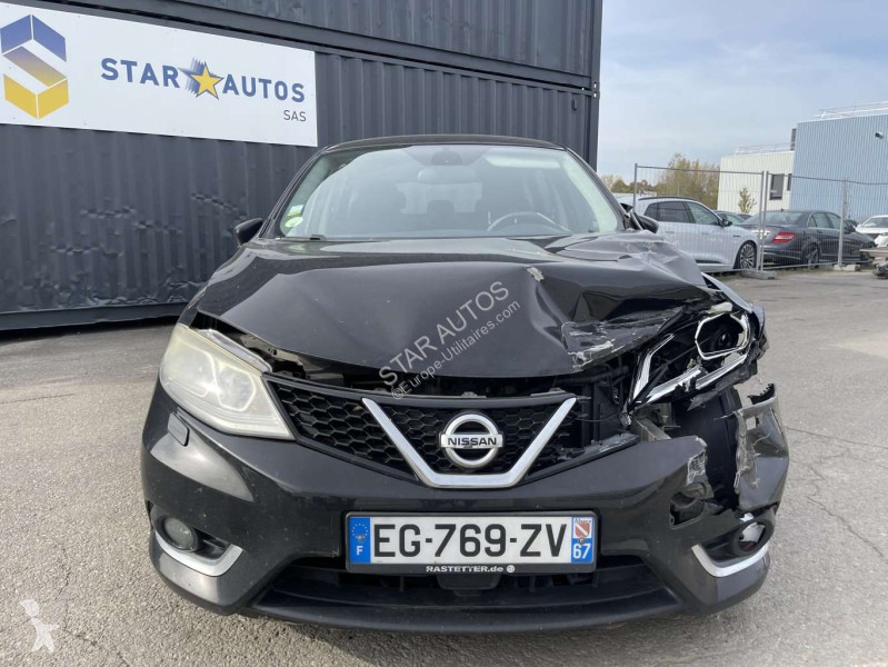 عربة نفعية Nissan