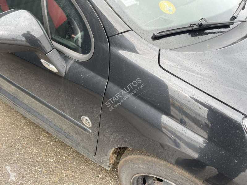 عربة نفعية Peugeot