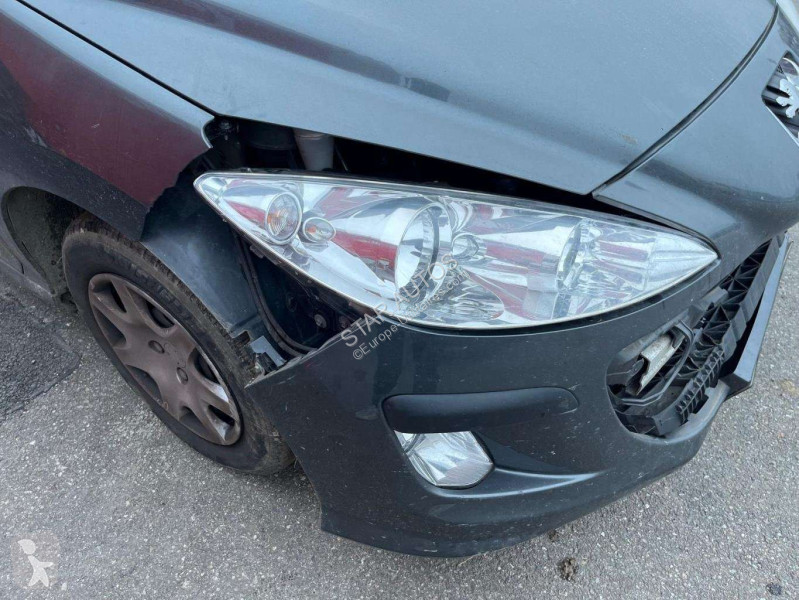 عربة نفعية Peugeot
