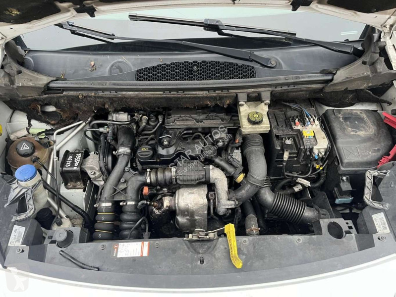 عربة نفعية Peugeot
