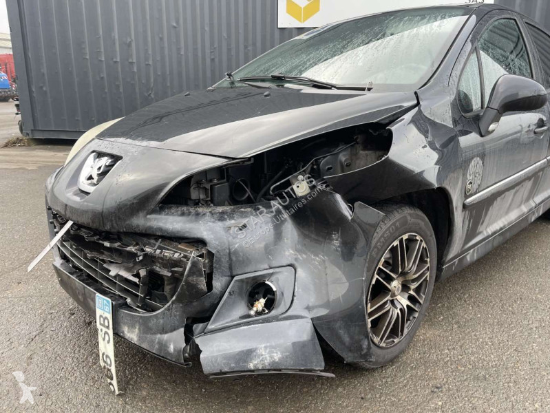 عربة نفعية Peugeot