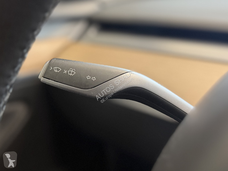 Tesla MODEL 3 LONG-RANGE DUAL MOTOR AWD MY21 van