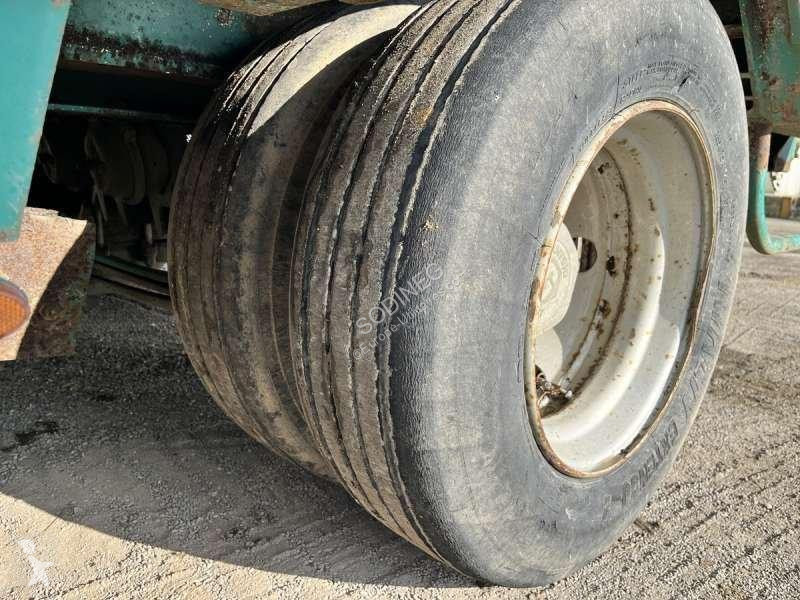 Véhicule utilitaire   3 ESSIEUX