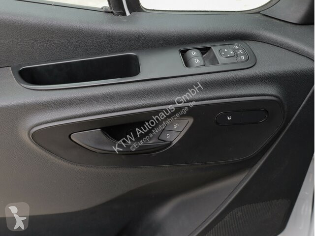 Лекотоварен автомобил Mercedes Sprinter 317...