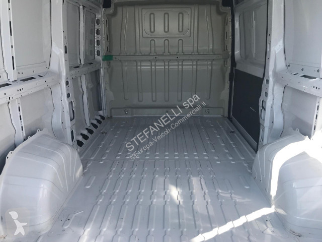 عربة نفعية Fiat Ducato 33 MH2 2.2 mjt3 120cv...