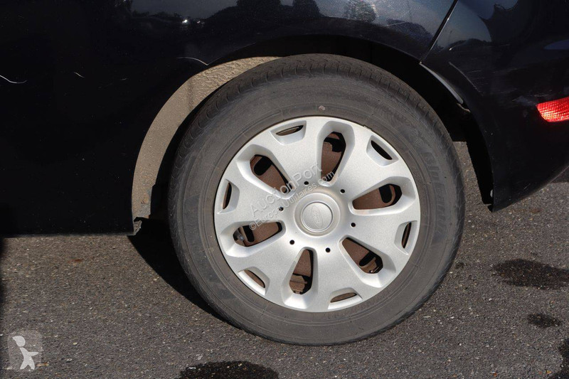 عربة نفعية Ford