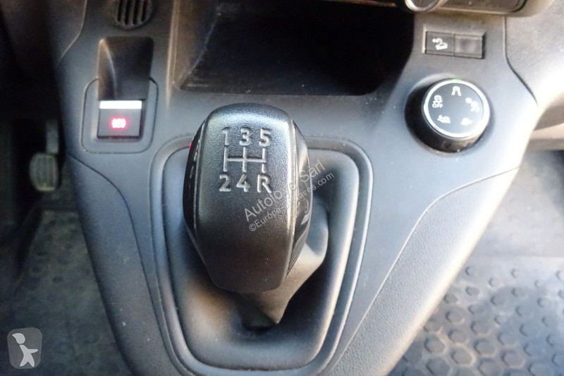 Véhicule utilitaire Peugeot PARTNER 1,5 HDI 100