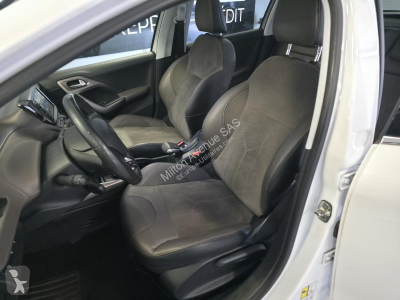 Véhicule utilitaire Peugeot 2008 1.6 e-HDi FAP...