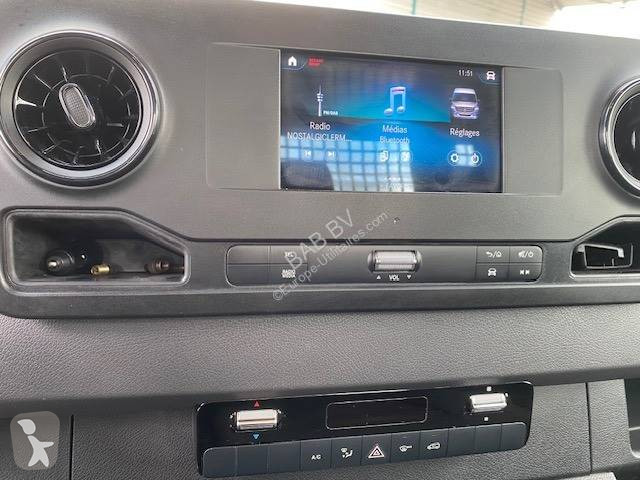 Samochód dostawczy Mercedes