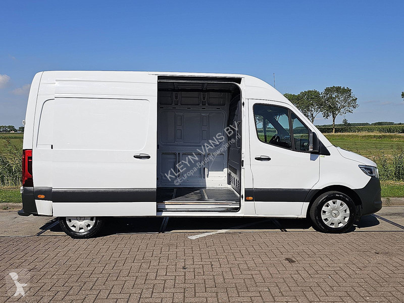Užitkové vozidlo Mercedes 315 L2H2 LED Mbux10 AC!