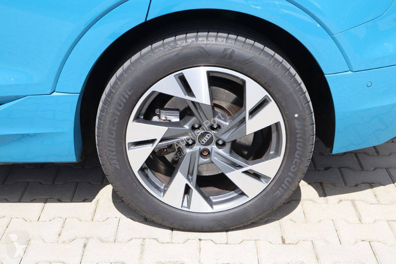 Furgoneta Audi  S Line e-tron