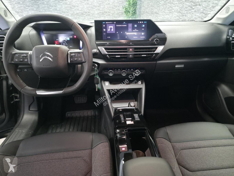 Véhicule utilitaire Citroën C4 X ë-136  E-Séries