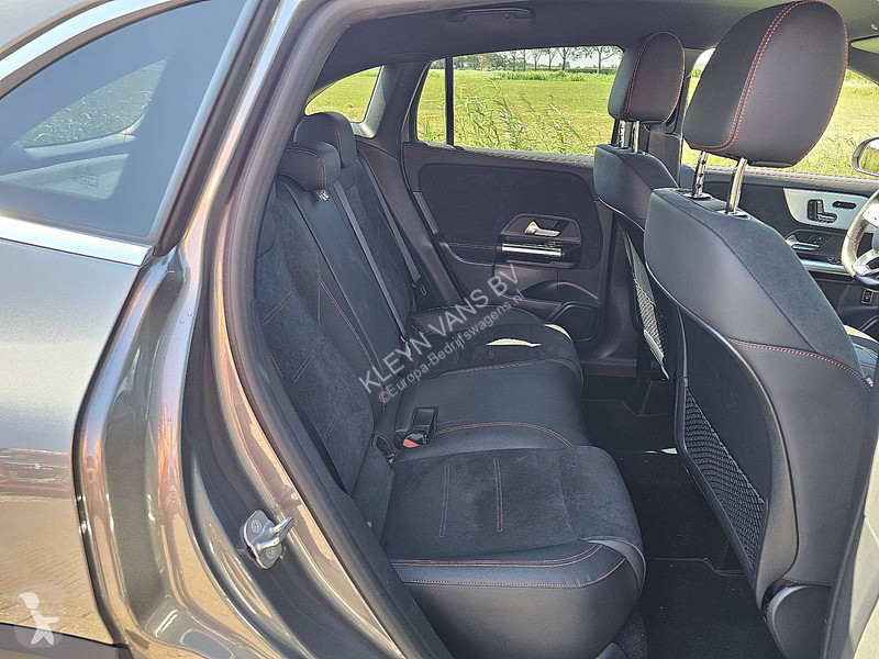 عربة نفعية Mercedes 4Matic AMG Line GLA