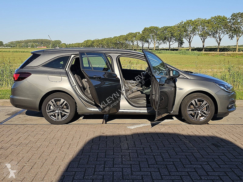 Furgoneta Opel 1.2 Sports Tourer Execut
