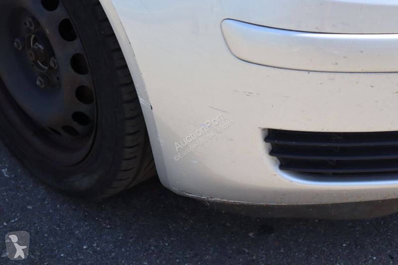 Samochód dostawczy Mitsubishi