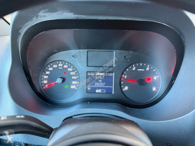 عربة نفعية Mercedes 215 CDI DoKa Klima AHK