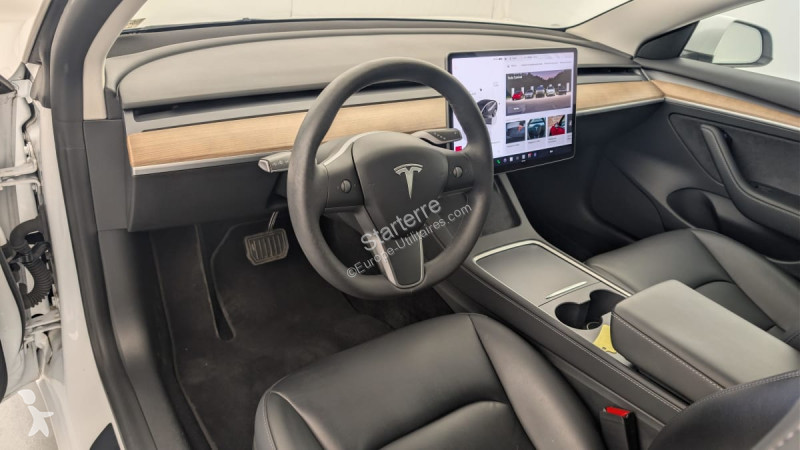 Véhicule utilitaire Tesla  MODEL 3