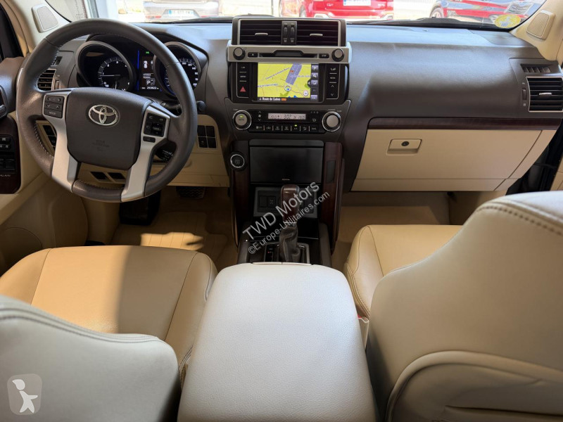 Samochód dostawczy Toyota LAND CRUISER 177 D-4D...