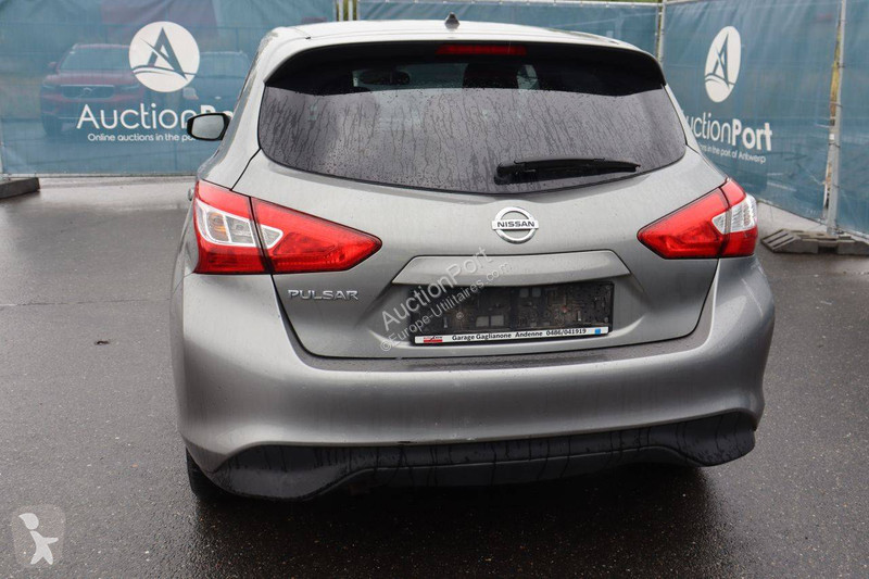 Véhicule utilitaire Nissan