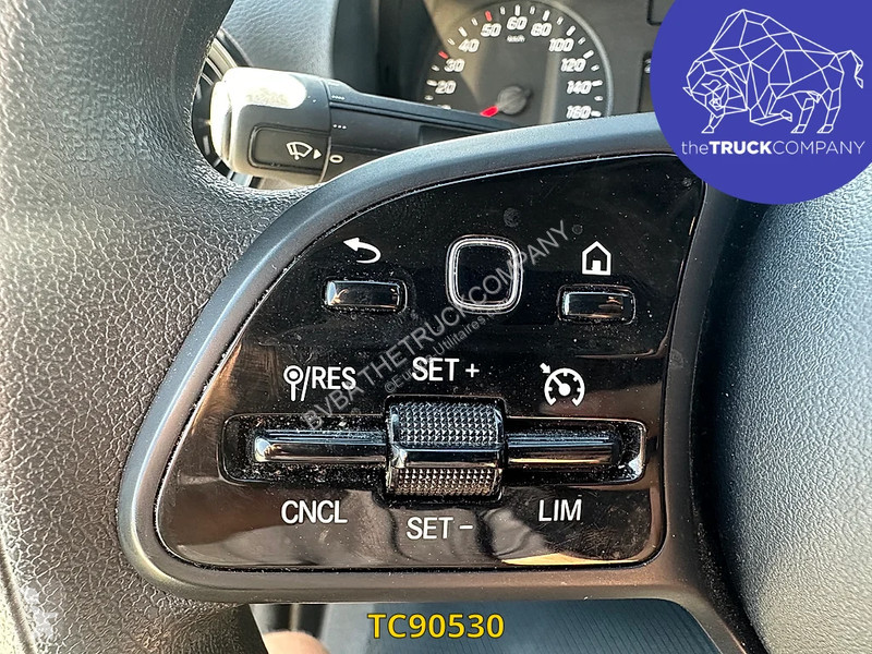 Véhicule utilitaire Mercedes 317 CDI KOFFER MET...