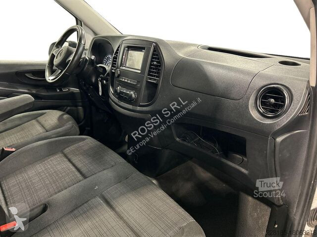 Véhicule utilitaire Mercedes III 114 - vito 114...